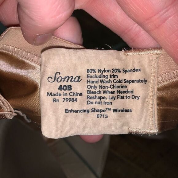 Soma satiny nude Enhancing Shape Wireless 40B bra - Picture 3 of 3